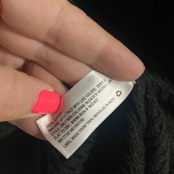 Sweater - Picture 3 of 4